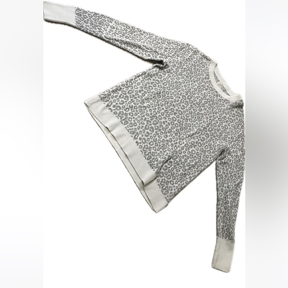 A New Day Medium Leopard Print Crew Neck - Picture 3 of 6